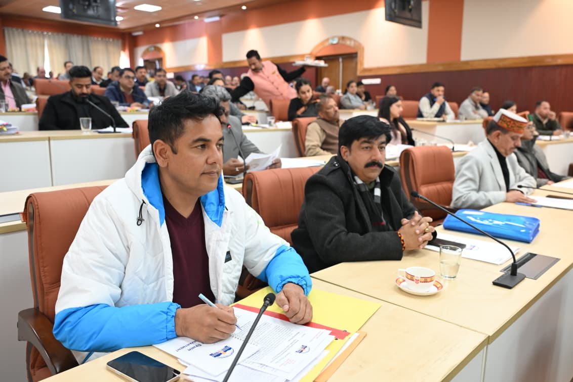 योजना विभाग द्वारा बुलाई विधायक प्राथमिकता मीटिंग में शामिल सत्तापक्ष और विपक्ष के MLA।