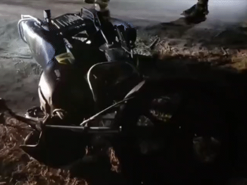 इसी बाइक से बदमाश रिहान अपने साथी के साथ भाग रहा था।