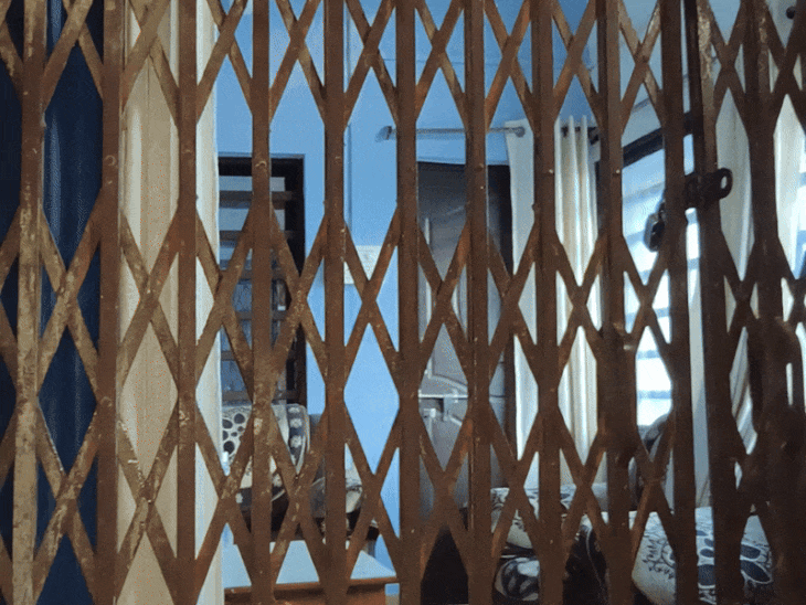 विधायक के घर के लोग पिछले 1 माह से चारदीवारी में कैद हैं