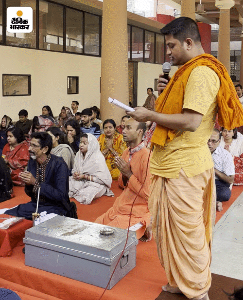 ढाकेश्वरी मंदिर बांग्लादेश का सबसे बड़ा मंदिर है। शक्ति पीठ होने की वजह से ये हिंदुओं की आस्था का केंद्र है। इसे नेशनल टेंपल का दर्जा हासिल है।