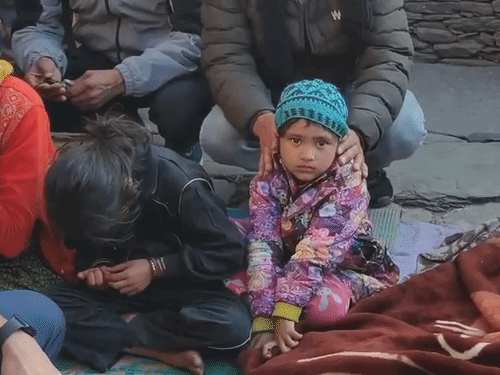 बबीता की दो मासूम बेटियां।