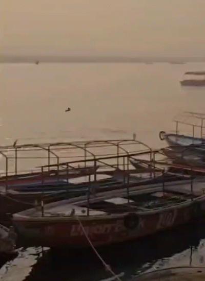 पश्चिमी विक्षोभ गुजरने के बाद सुबह से मौसम साफ है। वाराणसी में सुबह से ही हल्की धूप निकली हुई है।