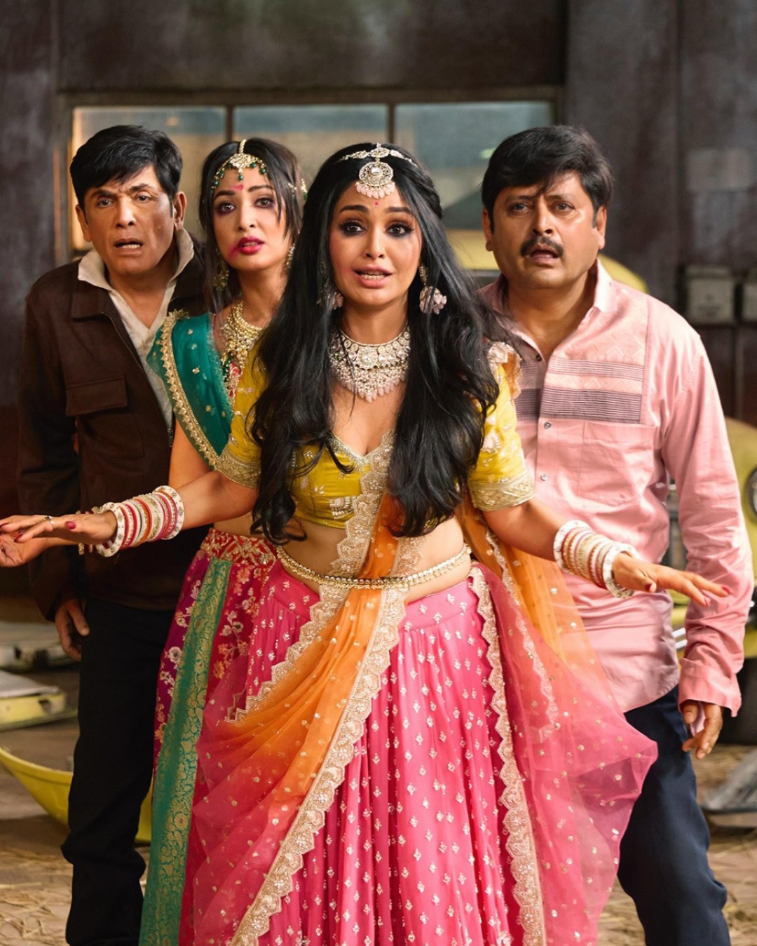 मूव्ही रिव्ह्यू- भाभीजी घर पर है: हास्याच्या नावाखाली गोंधळ, चित्रपटाची भरारी कोसळली, अश्लीलतेच्या गोंधळात बुडालेली कथा