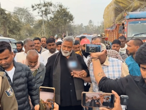 NEET छात्रा की मौत के बाद जहानाबाद में पप्पू यादव ने पैदल मार्च निकाला।