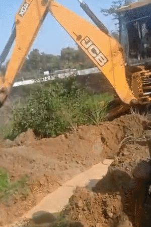 यही वह जगह है जहां पर विवाद चल रहा है।