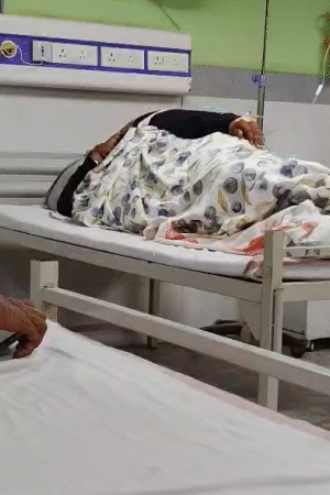 शनिवार सुबह सांसद को PMCH में भर्ती कराया गया।