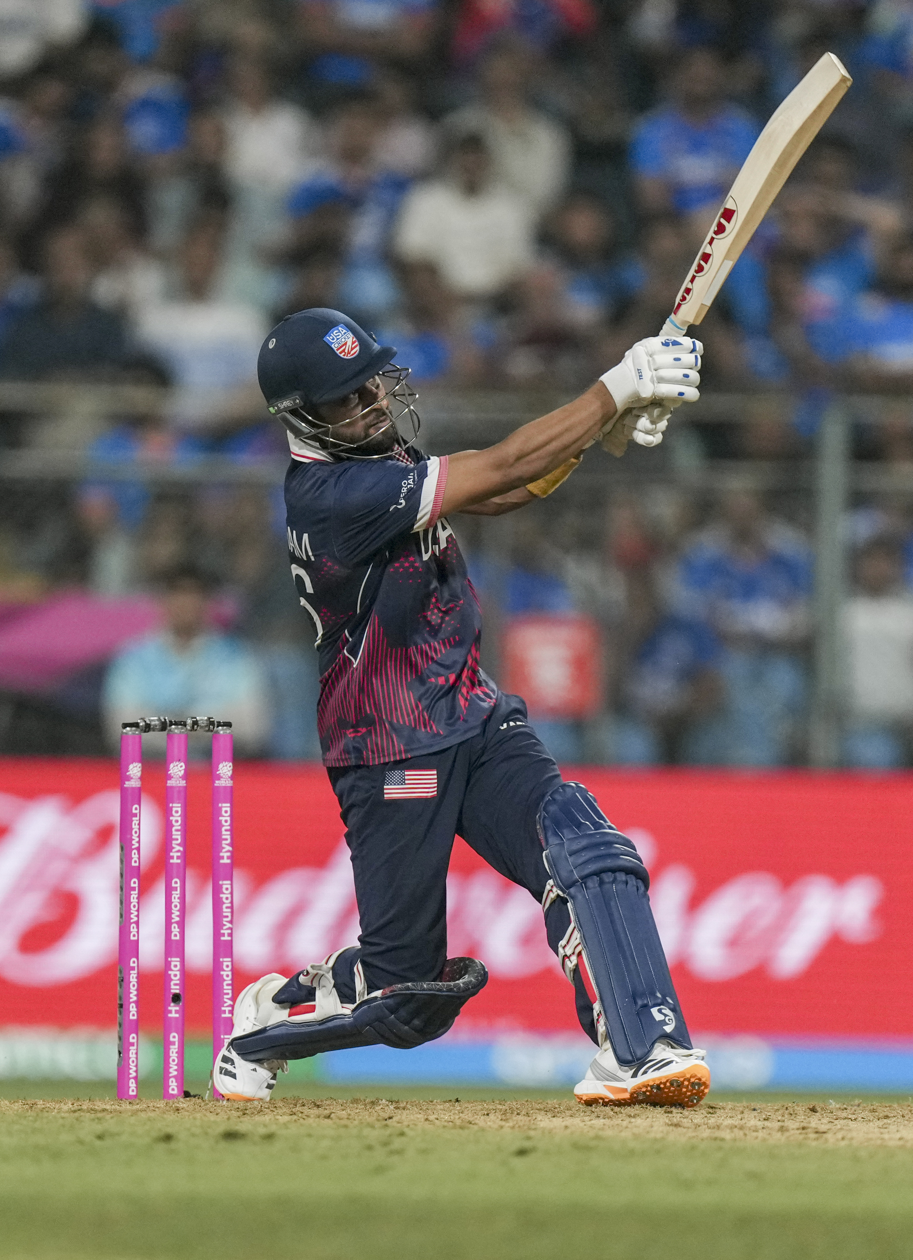 शुभम रंजने ने 37 रन की पारी खेली।