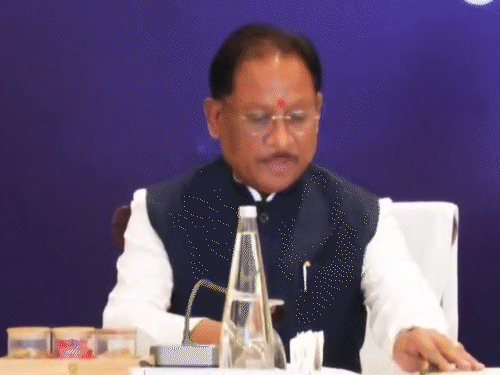 पहले सेशन की बैठक में इंटेलिजेंस इनपुट्स का रिव्यू लिया गया है।