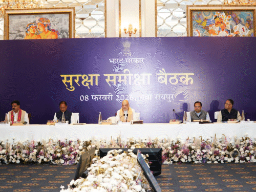 छत्तीसगढ़ समेत नक्सल प्रभावित इलाकों में सुरक्षाबल लगातार अभियान चला रही है। इन अभियानों का भी रिव्यू लिया जाएगा।