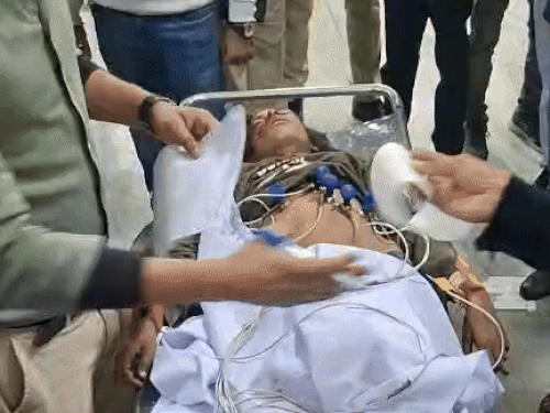 हादसे में घायलों को मेडिकल कॉलेज में भर्ती किया गया है।