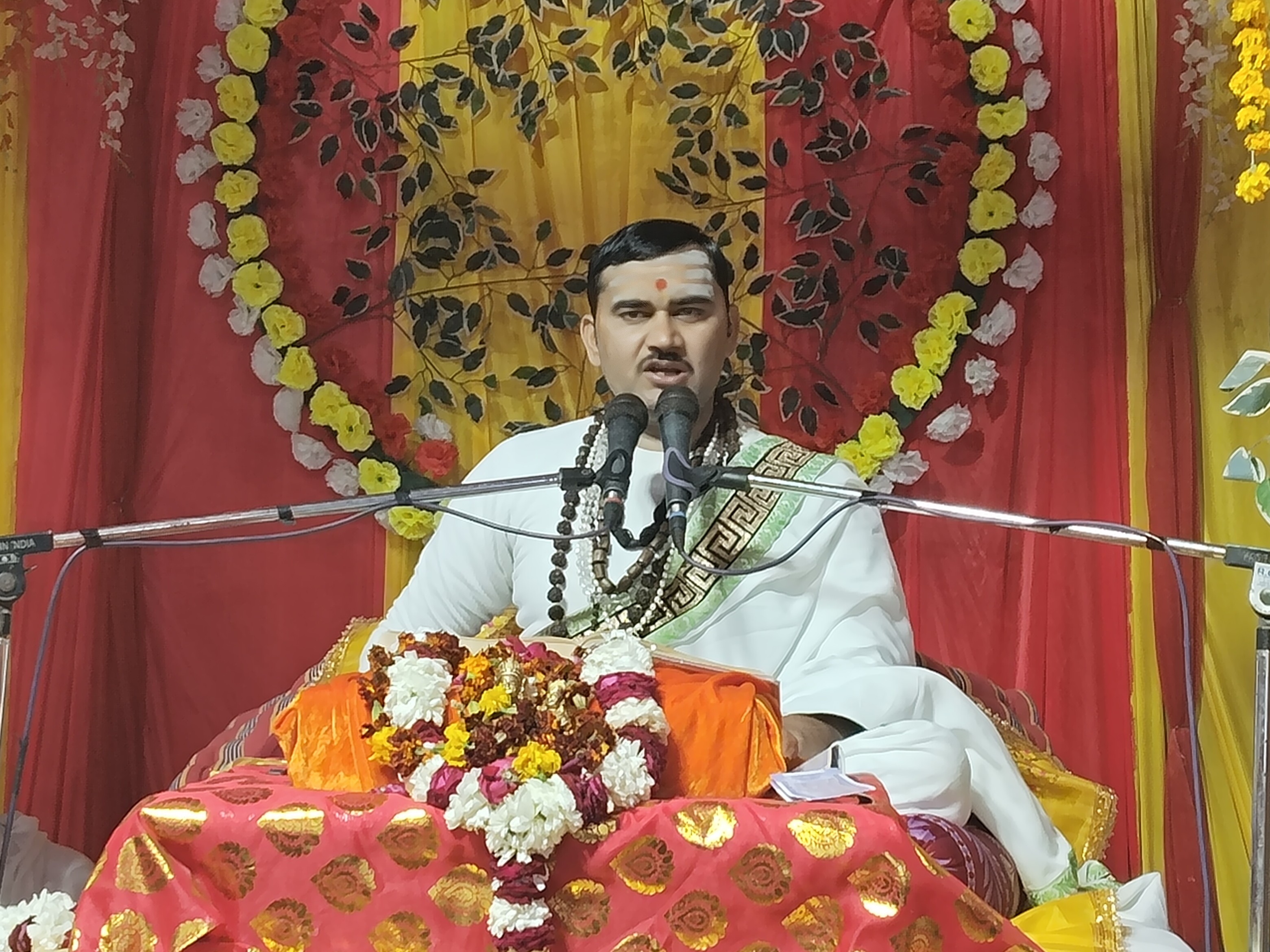 Pandit Rajendra Maharaj on Krishna Leelas & Bhakti | Ambaa, Prayagraj
