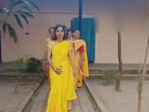 टीचर्स की बसंत पंचमी पर बनाई ये रील वायरल हो रही है।