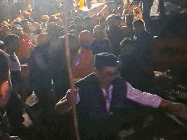 राहत टीमें तुरंत मौके पर पहुंचीं और घायलों को निकालकर कोटा के मेडिकल कॉलेज में भर्ती कराया।