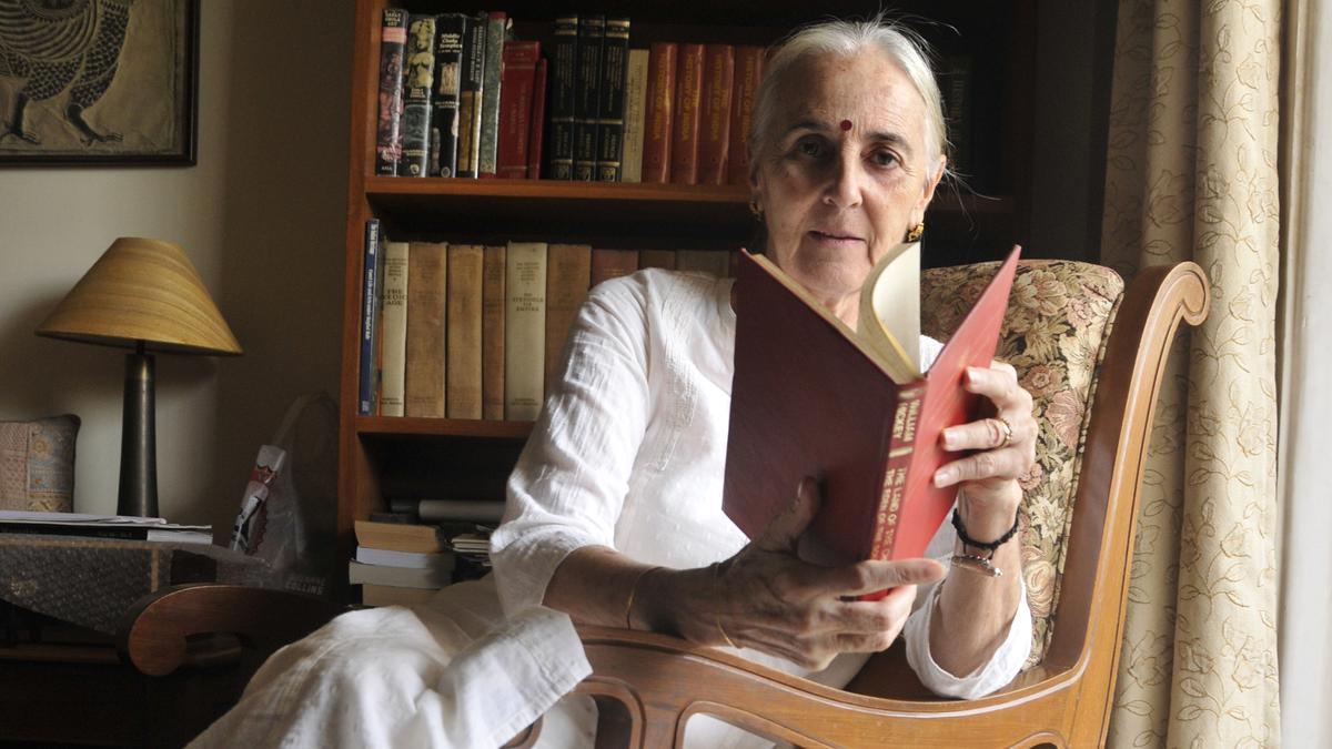 पेपिता क्रिश्चियन रामसे-फेयरफैक्स का जन्म 1942 में इंग्लैंड में हुआ था।