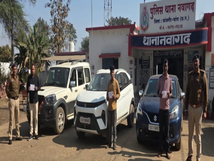 वाहन चालकों को पकड़कर मोटर वाहन अधिनियम के तहत कार्रवाई की गई।