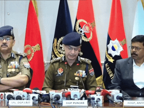 पंजाब के डीजीपी गौरव यादव ऑपरेशन प्रहार 2.0 बारे जानकारी देते हुए। फाइल फोटो