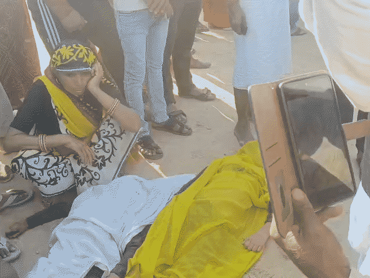 हादसे में तीन बच्चियों की मौके पर ही मौत हो गई।