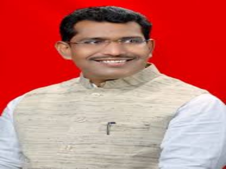 विधायक रोहित साहू सभी कलाकारों को अपने साथ एक निजी रेस्टोरेंट ले गए और उन्हें भोजन कराया।