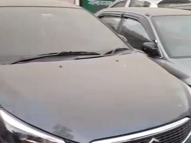 माज खान की निशानदेही पर उसकी 3 कारें जब्त की गई हैं।