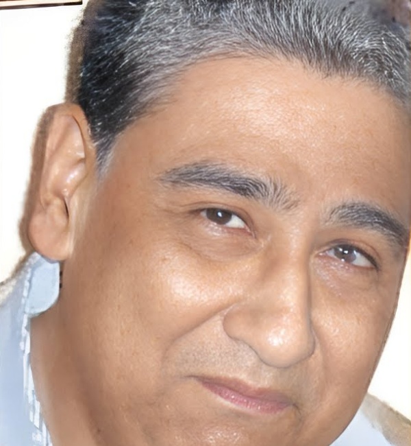 एक्टर अनुज टिक्कू के पिता अरुण टिक्कू दिल्ली के बिजनेसमैन थे।