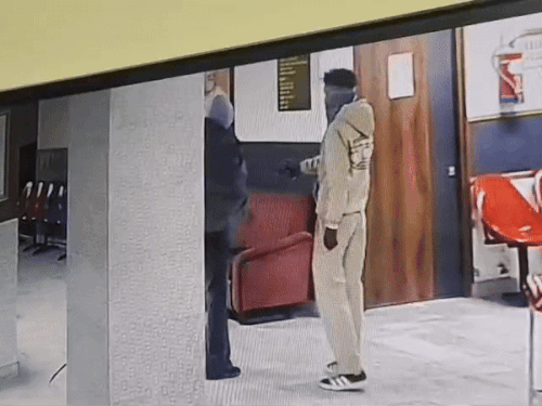 आराेपियों ने रेलवे रोड स्थित एक निजी अस्पताल में घुसकर करीब 13-14 राउंड फायरिंग की थी।