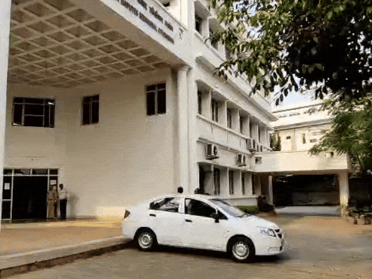 आयोग की बेंच 2 ने सुनाया फैसला।