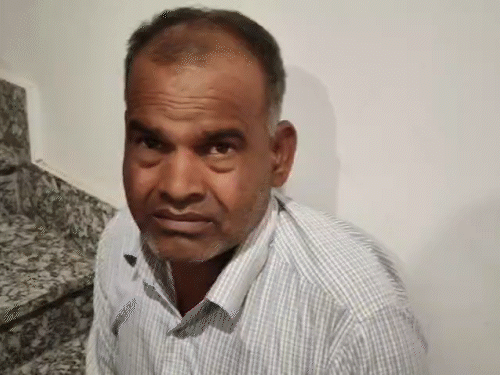 लड़की की मां गुड्‌डी देवी और पिता जयलाल ने रोते-रोते मामले की जानकारी दी।