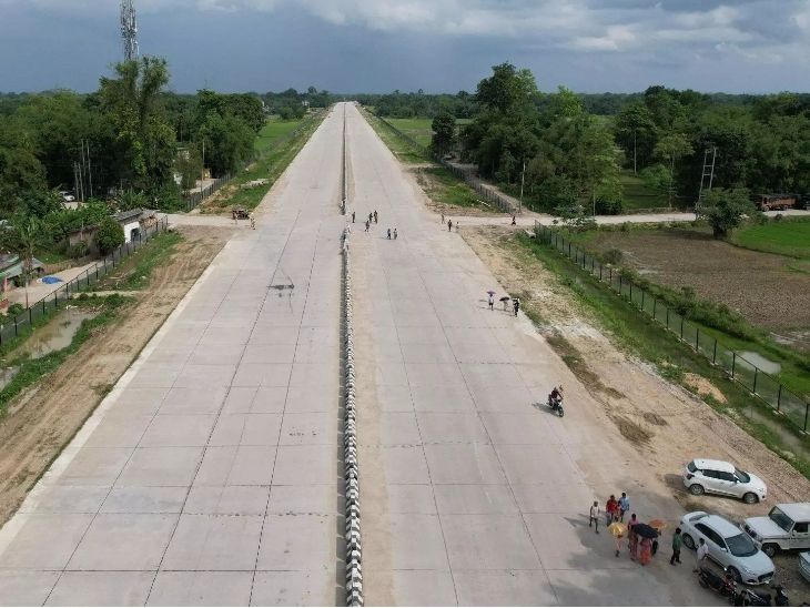 असम के सीएम हिमंता बिस्वा सरमा ने इमरजेंसी एयरस्ट्रिप की फोटो सोशल मीडिया प्लेटफार्म X पर शेयर की थी।