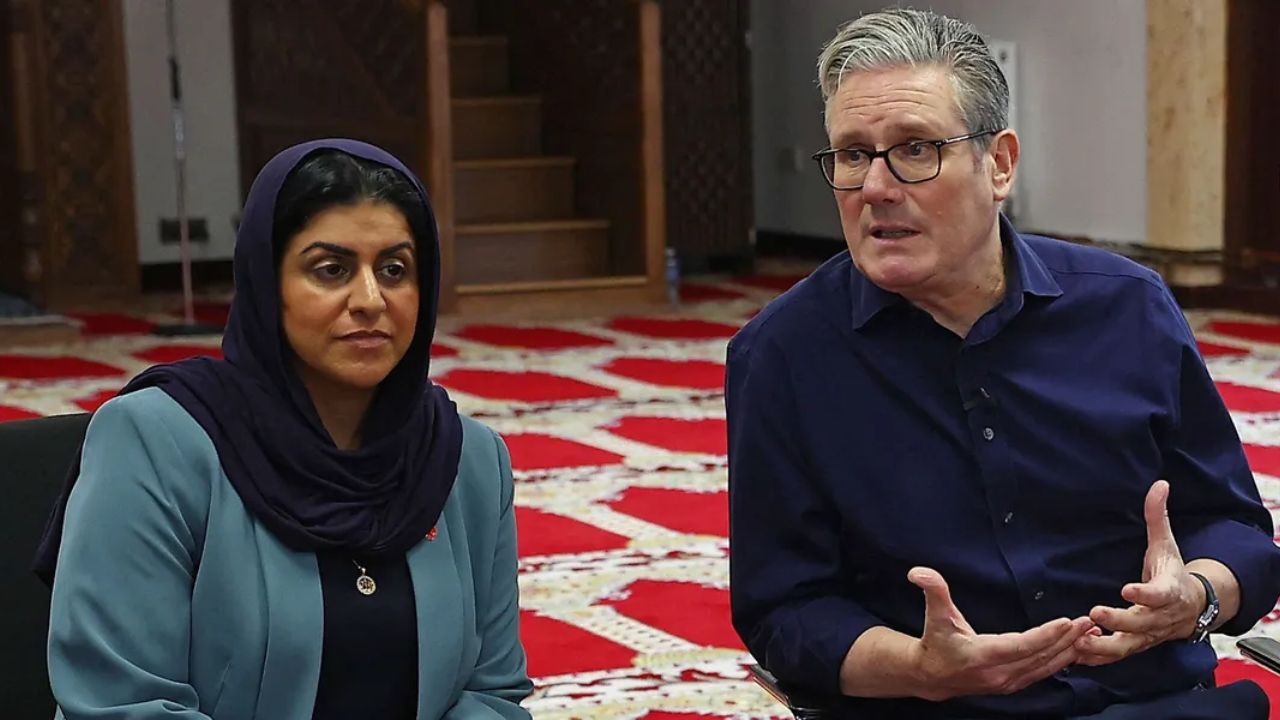 ब्रिटिश पीएम कीर स्टार्मर के साथ शबाना महमूद। वह स्टार्मर की करीबी सहयोगी मानी जाती हैं।