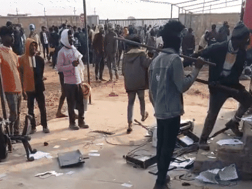 Jaisalmer Cement Plant Violence | 6000 Workers Protest Supervisor Assault