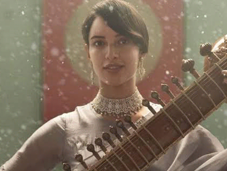 In 'Bulbul', Trupti played the character of Bulbul, a girl victim of patriarchy in 19th century Bengal, who takes revenge by becoming a witch. Played the role of a struggling playback singer in 'Kala'.