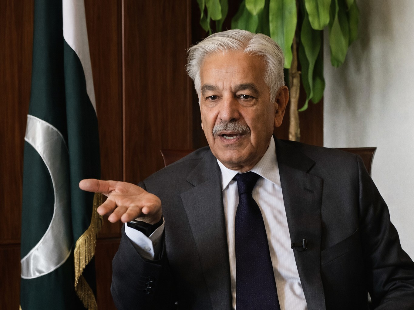 मतलब निकलने पर टॉयलेट पेपर की तरह फेंका; साथ देने की कीमत आज भी चुका रहे|विदेश,International - Dainik Bhaskar