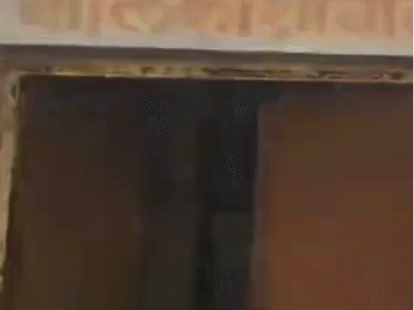 धार के कुक्षी में गर्ल्स टायलेट में जेन्ट्स यूरिनल सीट लगा दी गई।