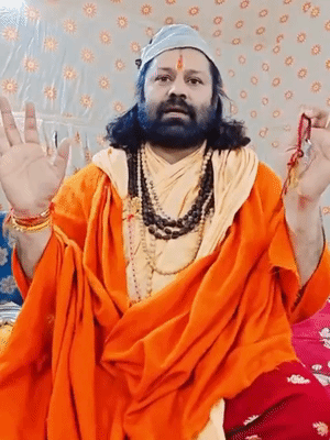 श्रीकृष्ण जन्मभूमि बनाम शाही मस्जिद ईदगाह के मुख्यवादी, पक्षकार आशुतोष ब्रह्मचारी महाराज ने पुलिस-प्रशासन को भी लेटर लिखकर कार्रवाई की मांग की है।