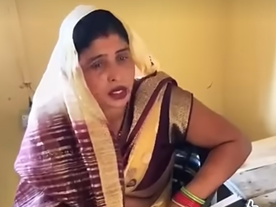 दामाद के साथ भागने वाली अपना देवी अब अपने जीजा के साथ फरार हो गई है।