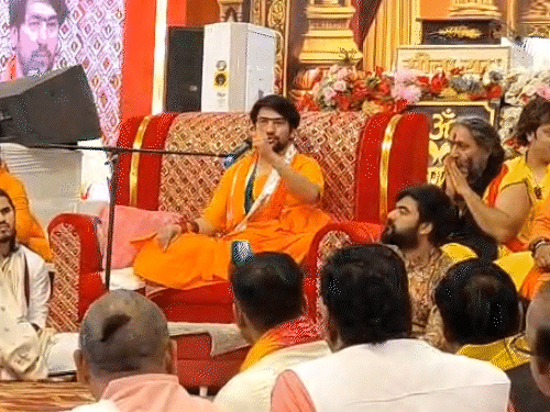 धीरेंद्र शास्त्री ने कहा- सुंदर कांड मंडल बनाने के बाद हम शस्त्र और शास्त्र का भी प्रशिक्षण देंगे।