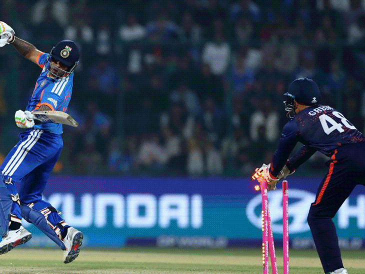 सूर्या को नामीबिया के विकेटकीपर जैन ग्रीन ने स्टंपिंग किया।