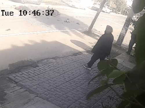 टक्कर के बाद आसपास के लोग घटनास्थल पर पहुंचे और घायलों को उठाकर अस्पताल पहुंचाया।