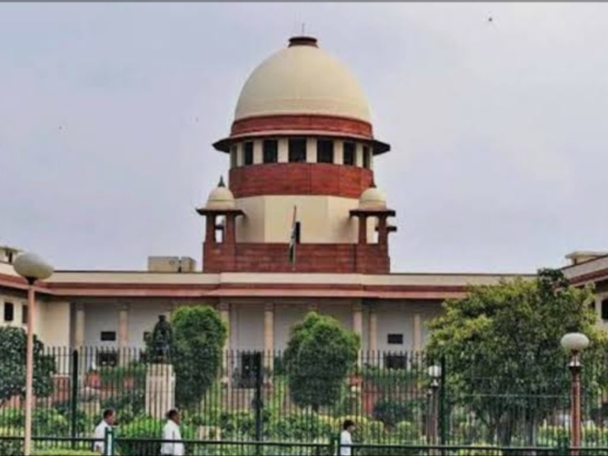 SC Halts High Court Order on Sub-Engineers 1 सुप्रीम कोर्ट ने सेवा से हटाए गए सब-इंजीनियर्स को बड़ी राहत दी है। - Dainik Bhaskar