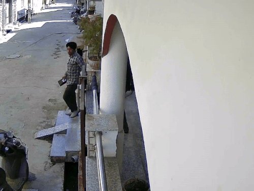 CCTV में दिखाई दिए बदमाश