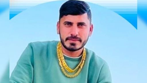 রাজস্থানের সওয়াই বাস দেলানার বাসিন্দা মহেন্দ্র শরণ ওরফে মহেন্দ্র দেলানা, রোহিতা গোদারা গ্যাংয়ের সদস্য, খুনি অরুণ চৌধুরীকে সমর্থন করেছিলেন।