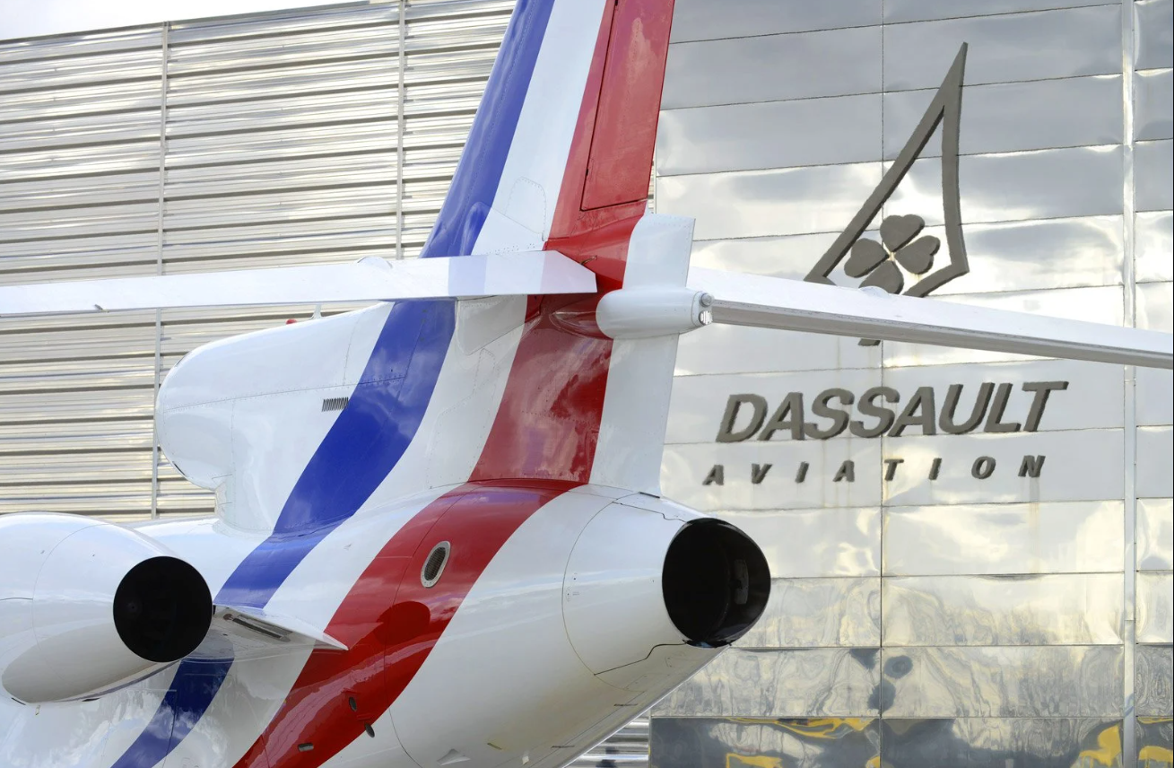 फ्रांसीसी कंपनी दसॉल्‍ट भारत में मैन्‍यूफैक्चरिंग प्‍लांट लगाएगी।