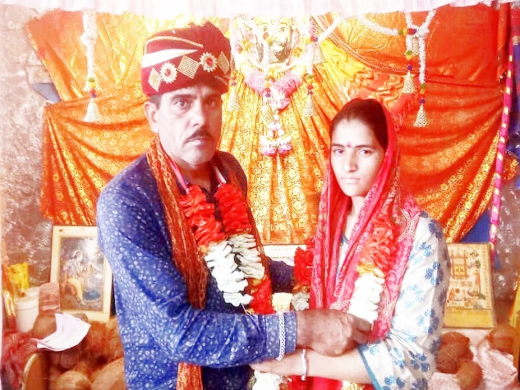 फिरोजपुर (पंजाब) के एक मंदिर में शादी के दौरान की तस्वीर।