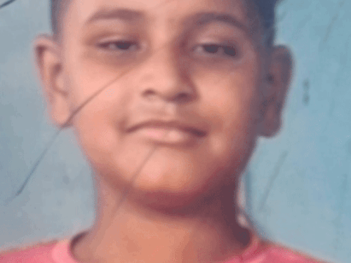 गुरदासपुर में बाइक सवार नाबालिग चचेरे भाईयों की मौत,परिजनों का बाइपास पर प्रदर्शन। - Dainik Bhaskar