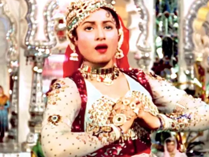 मधुबाला को उनके करियर में कभी फिल्मफेयर या नेशनल अवॉर्ड नहीं मिला। उनकी प्रसिद्ध फिल्म ‘मुगल-ए-आजम’ के लिए उन्हें सर्वश्रेष्ठ अभिनेत्री के फिल्मफेयर अवॉर्ड हेतु एकमात्र नामांकन मिला था।