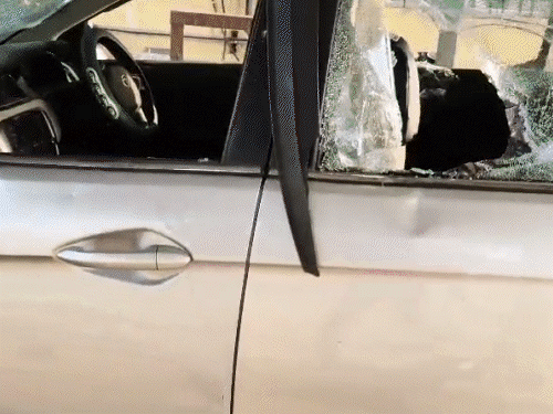 कोकोड़ी गांव स्थित प्लांट में भारी पुलिस बल तैनात है। - Dainik Bhaskar