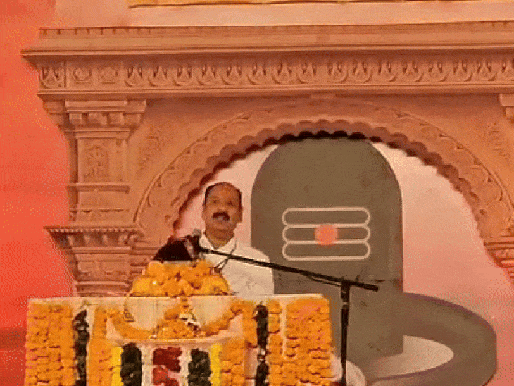 पंडिंत प्रदीप मिश्रा की कथा का आज आखिरी दिन था।