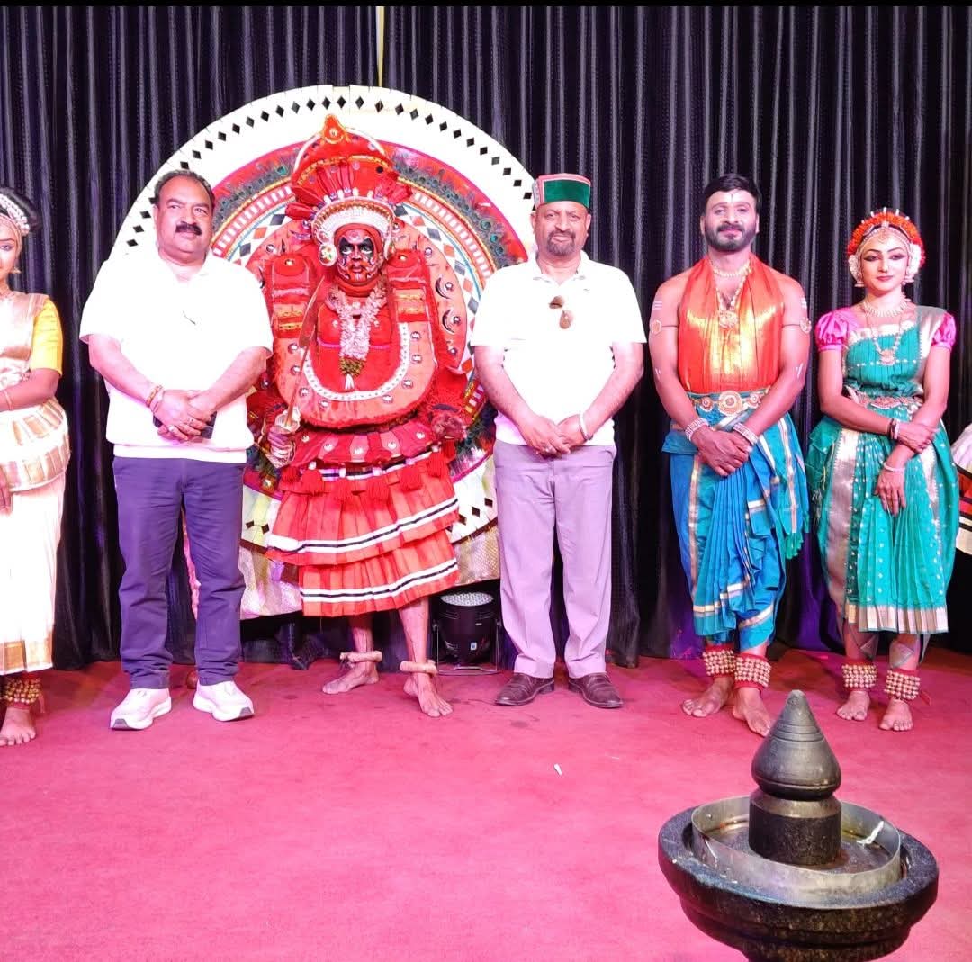 केरल में मार्केटिंग इन्फ्रॉस्ट्रक्चर देखने गई APMC की टीम।