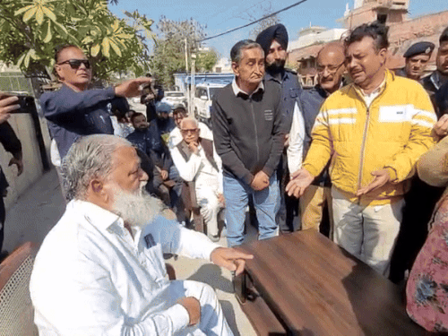 मंत्री विज के सामने फूट-फूटकर रोई मां:  अंबाला में हेड कांस्टेबल ने नशे में बेटी को कार से कुचला, कुछ घंटे में ही जमानत – Ambala News