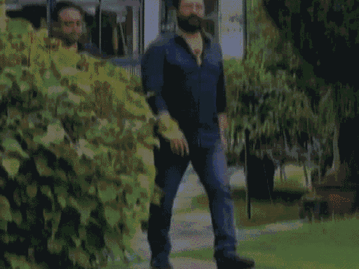 सोशल मीडिया पर अपने समर्थकों के साथ फिल्मी अंदाज में एंट्री लेते विक्रम।